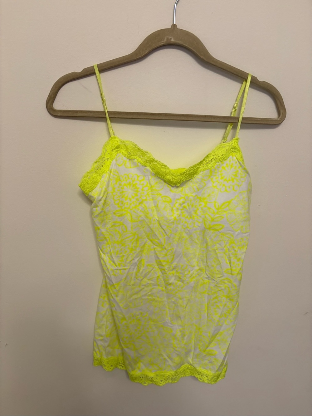 NWOT Aeropostale Neon Yellow Floral Lace-Trim Camisole fairy Y2K coquette